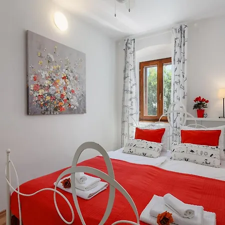 Casa Bizzarra Villa Rovinj Exterior photo